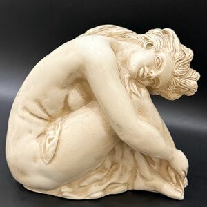 Vintage MCM Universal Statuary Corp. 1962 Chicago 7” Sitting Nude Lady Chalkware